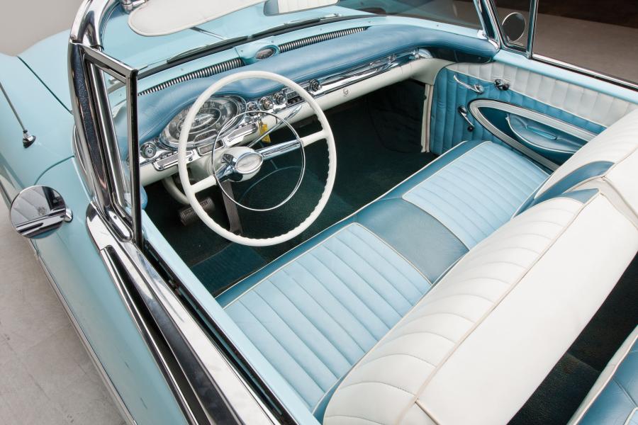 Oldsmobile Super 88 Convertible 1957 года  (фото 19 из 28)